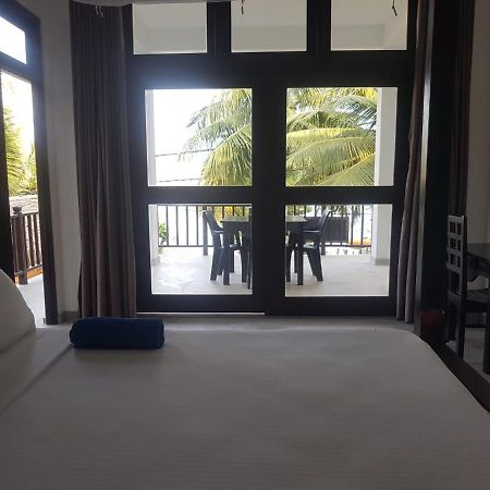 Waves Hiri Hotel Dickwella Exterior photo
