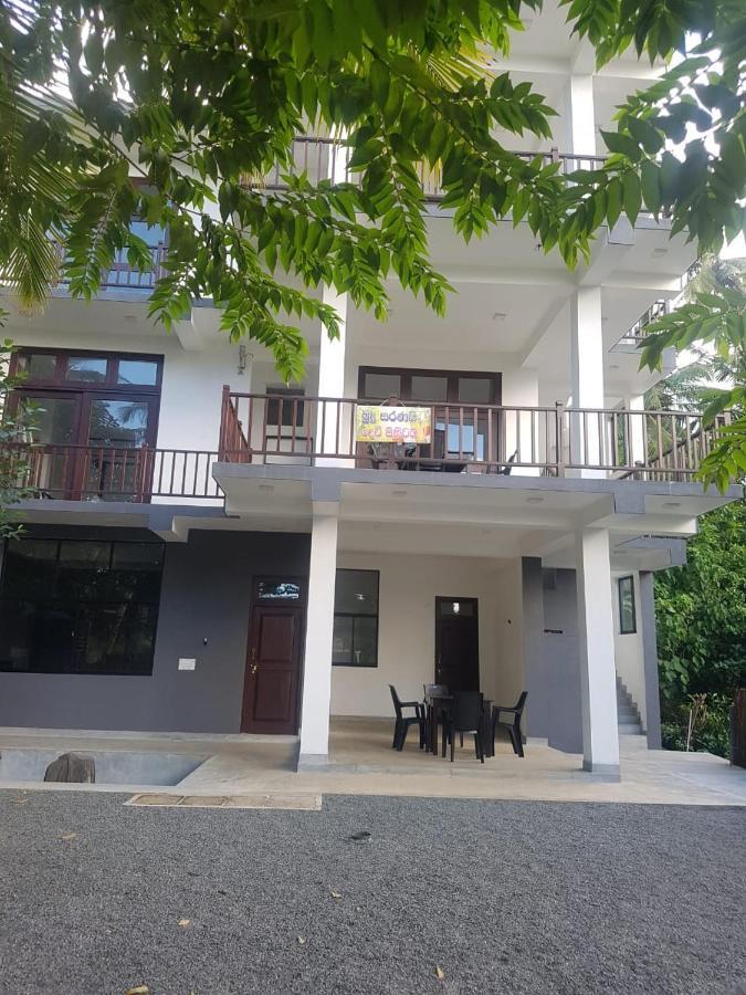 Waves Hiri Hotel Dickwella Exterior photo