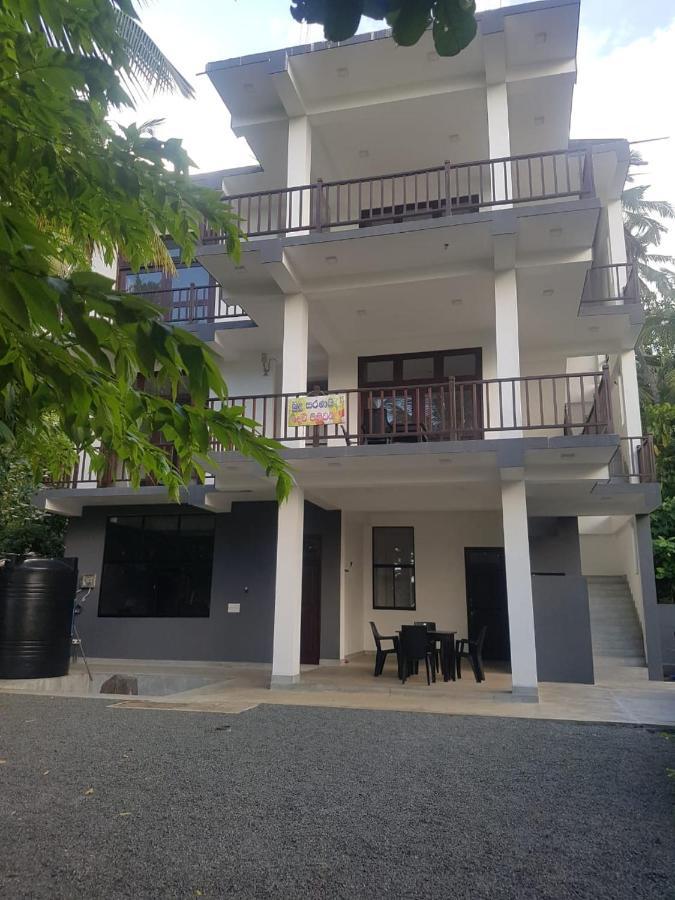 Waves Hiri Hotel Dickwella Exterior photo