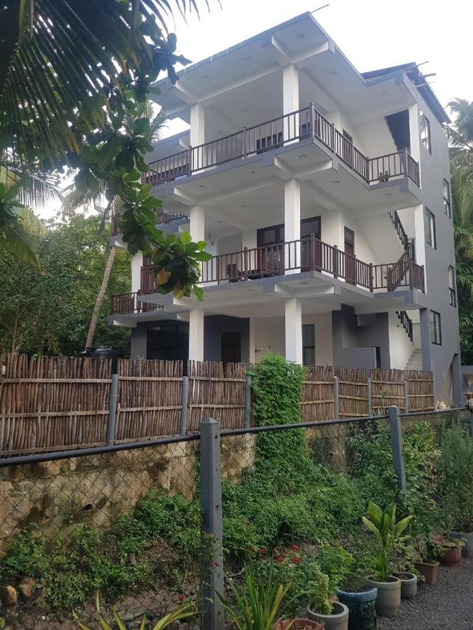Waves Hiri Hotel Dickwella Exterior photo