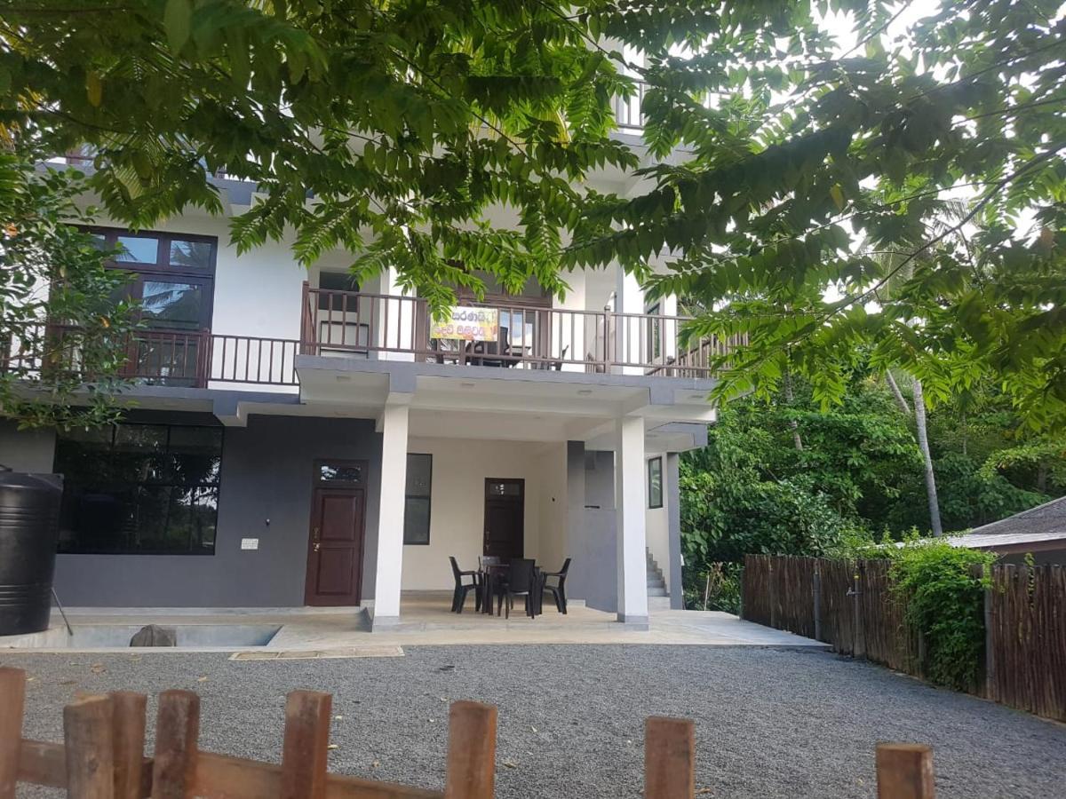 Waves Hiri Hotel Dickwella Exterior photo