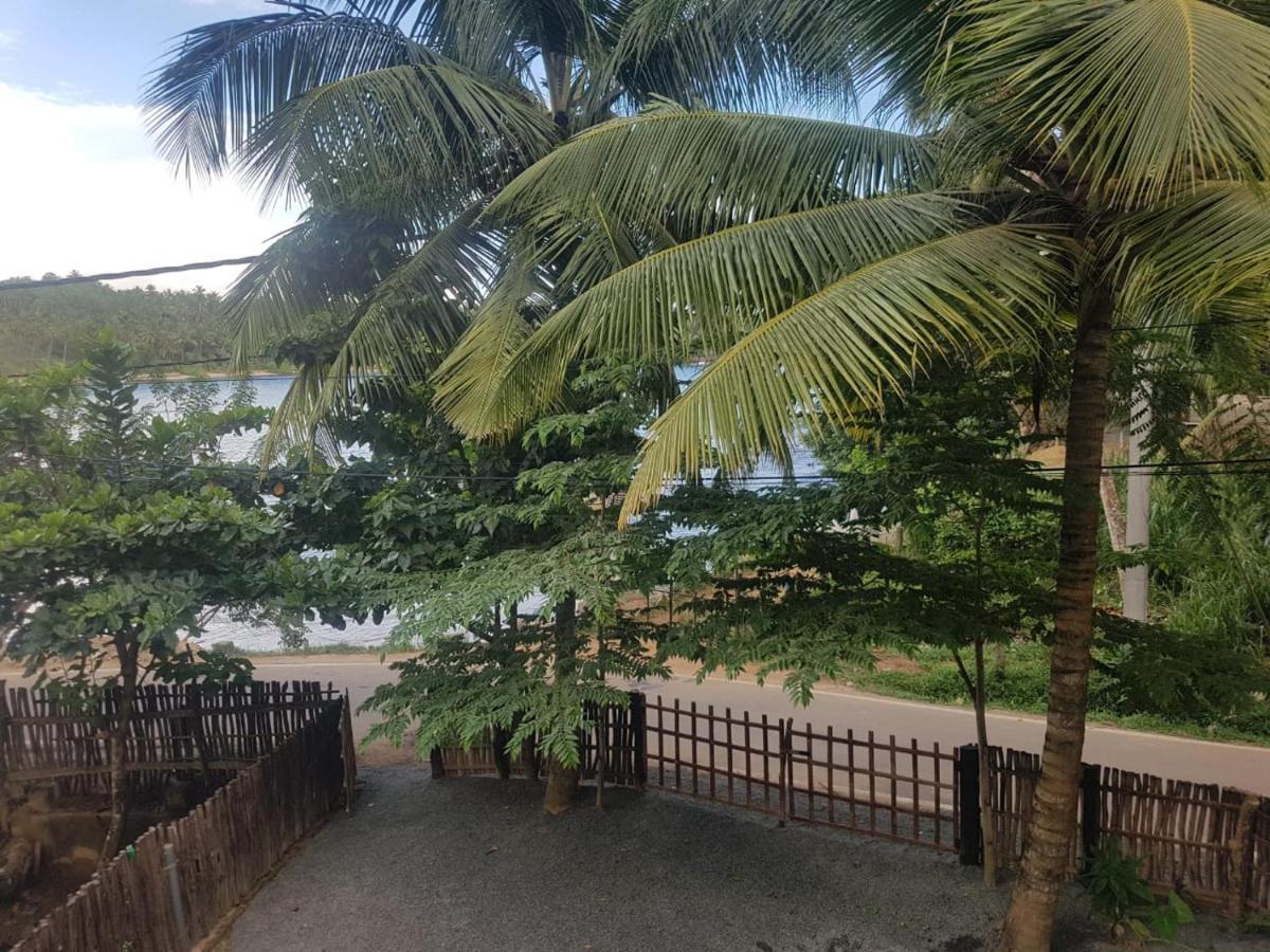 Waves Hiri Hotel Dickwella Exterior photo