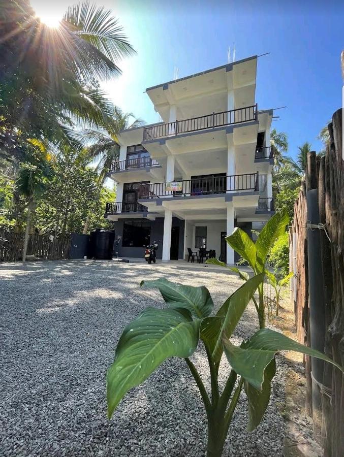 Waves Hiri Hotel Dickwella Exterior photo