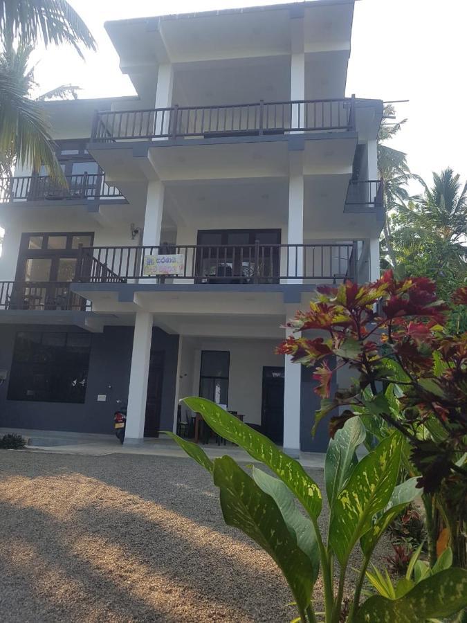 Waves Hiri Hotel Dickwella Exterior photo