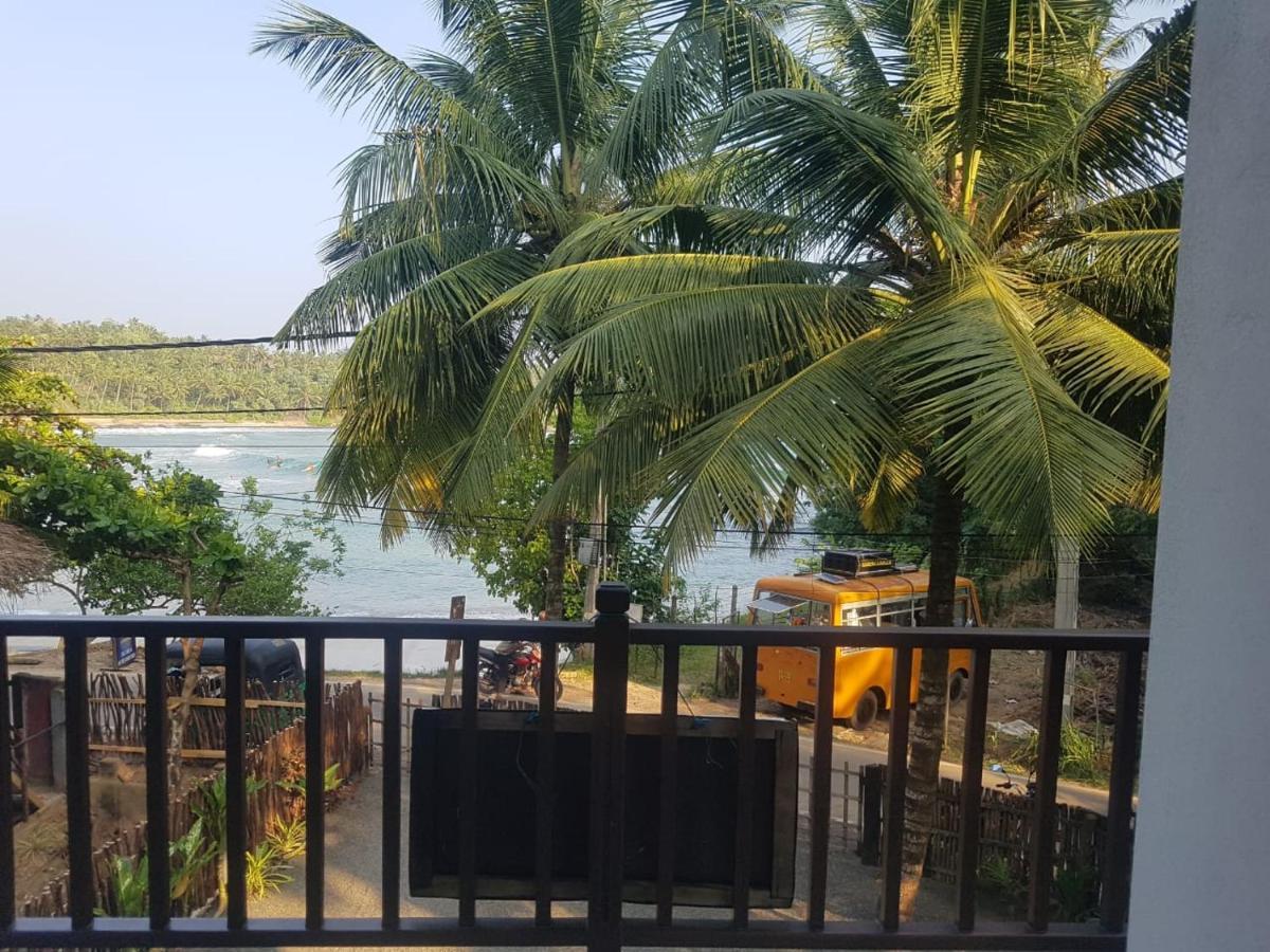 Waves Hiri Hotel Dickwella Exterior photo
