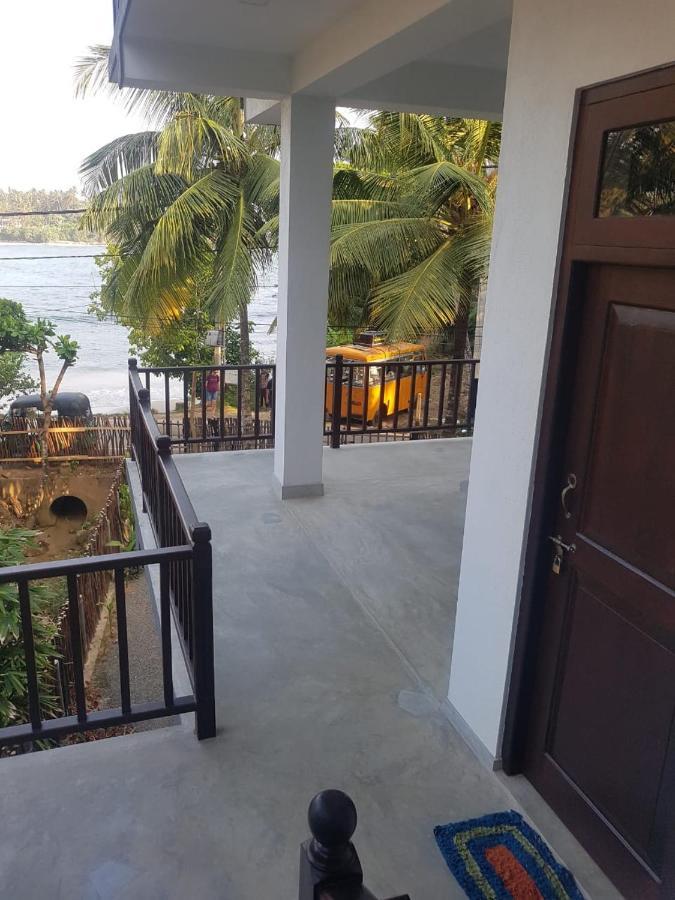 Waves Hiri Hotel Dickwella Exterior photo